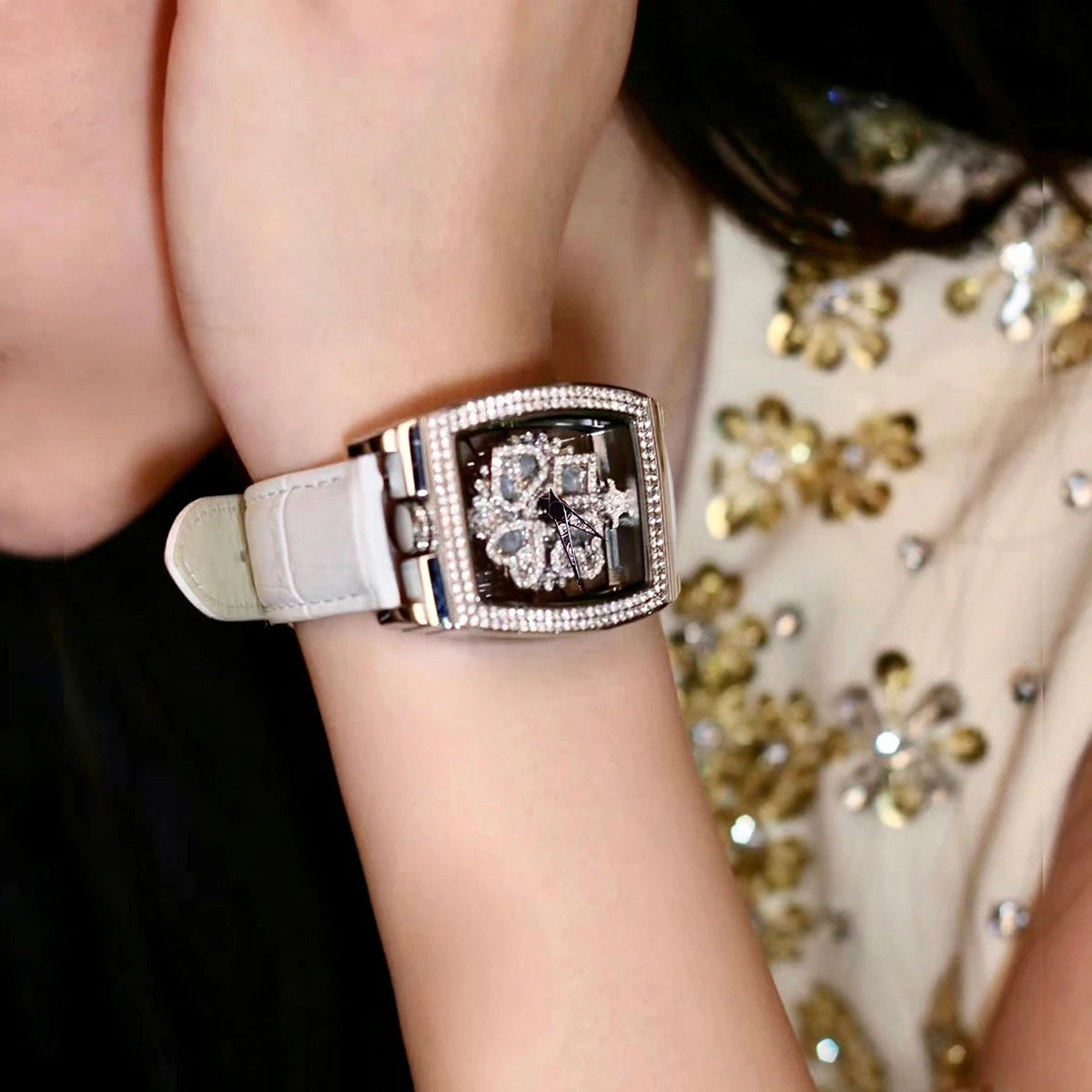 Fashionable Elegant Wine Barrel Shaped Ladies' Watch With Transparent Back & Rhinestone Detail Quartz Movement Watch, Rotatable - Multi Shop24
